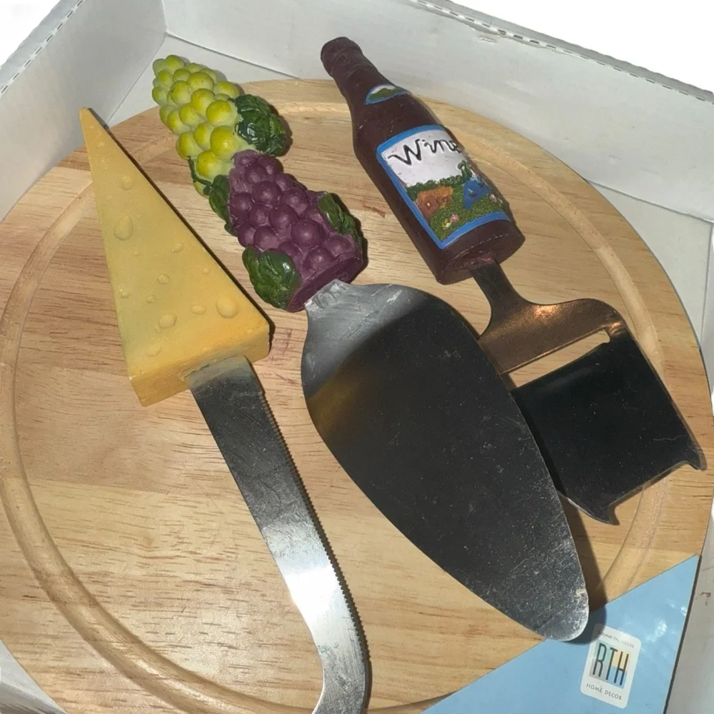 NEW 4Pc Cutting Board & Cheese Server Set Figural Wine Cheese Grapes
